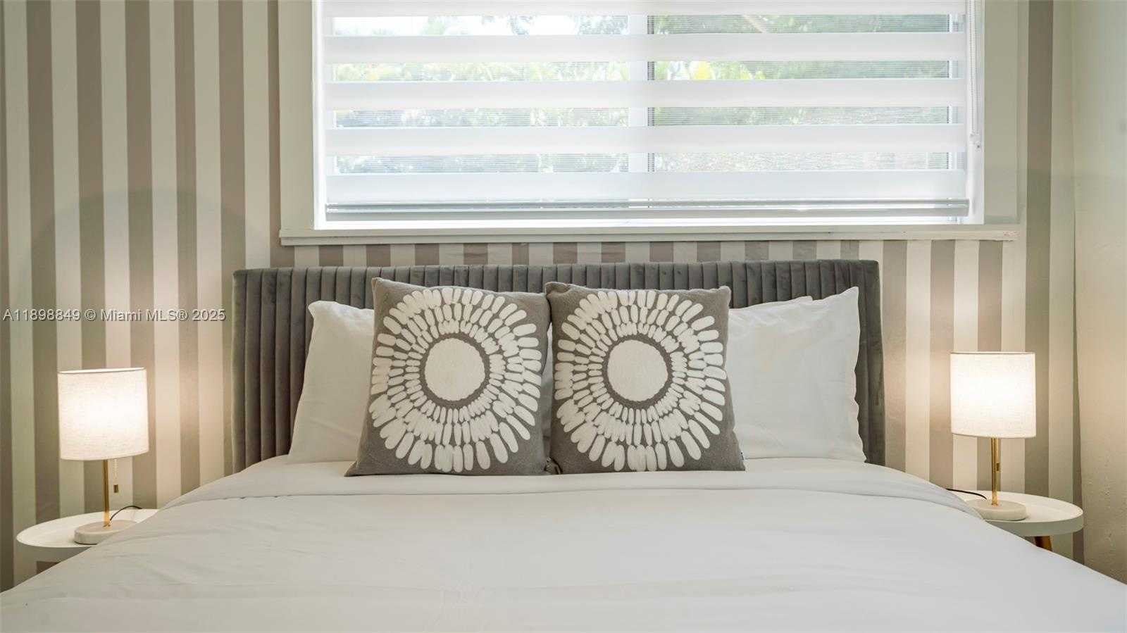 Small Image of 1230 JOHNSON ST, Hollywood Number 24