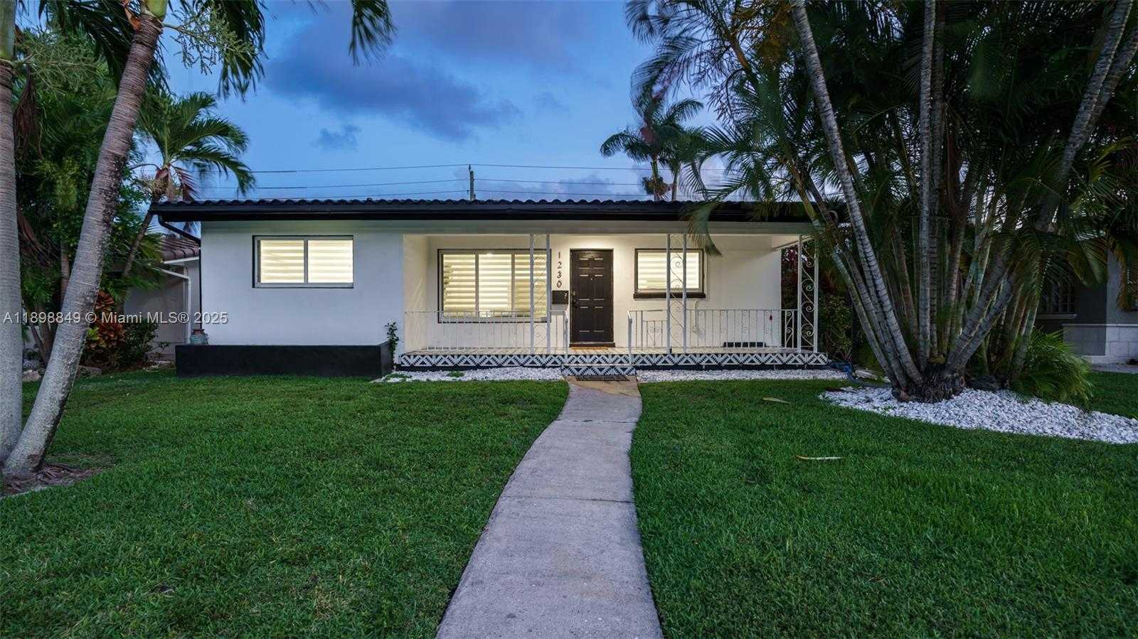 Small Image of 1230 JOHNSON ST, Hollywood Number 33