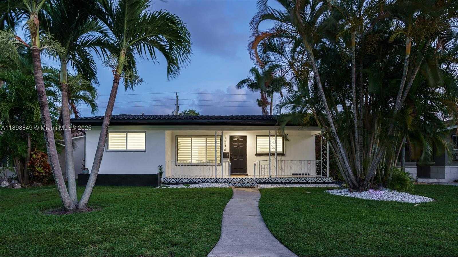 Small Image of 1230 JOHNSON ST, Hollywood Number 34