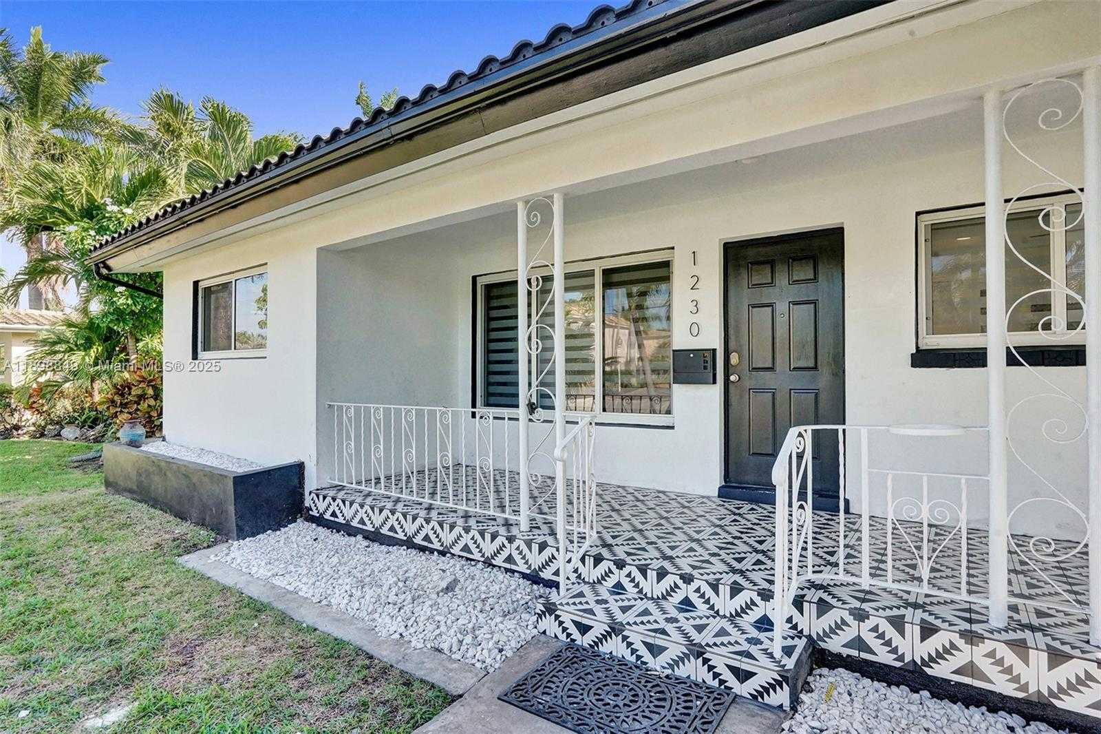 Small Image of 1230 JOHNSON ST, Hollywood Number 35