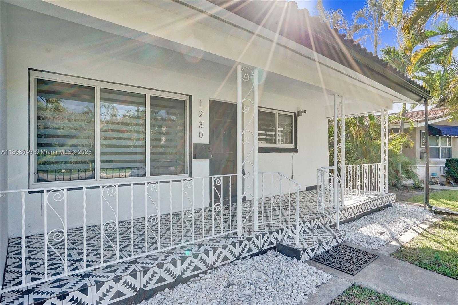Small Image of 1230 JOHNSON ST, Hollywood Number 36