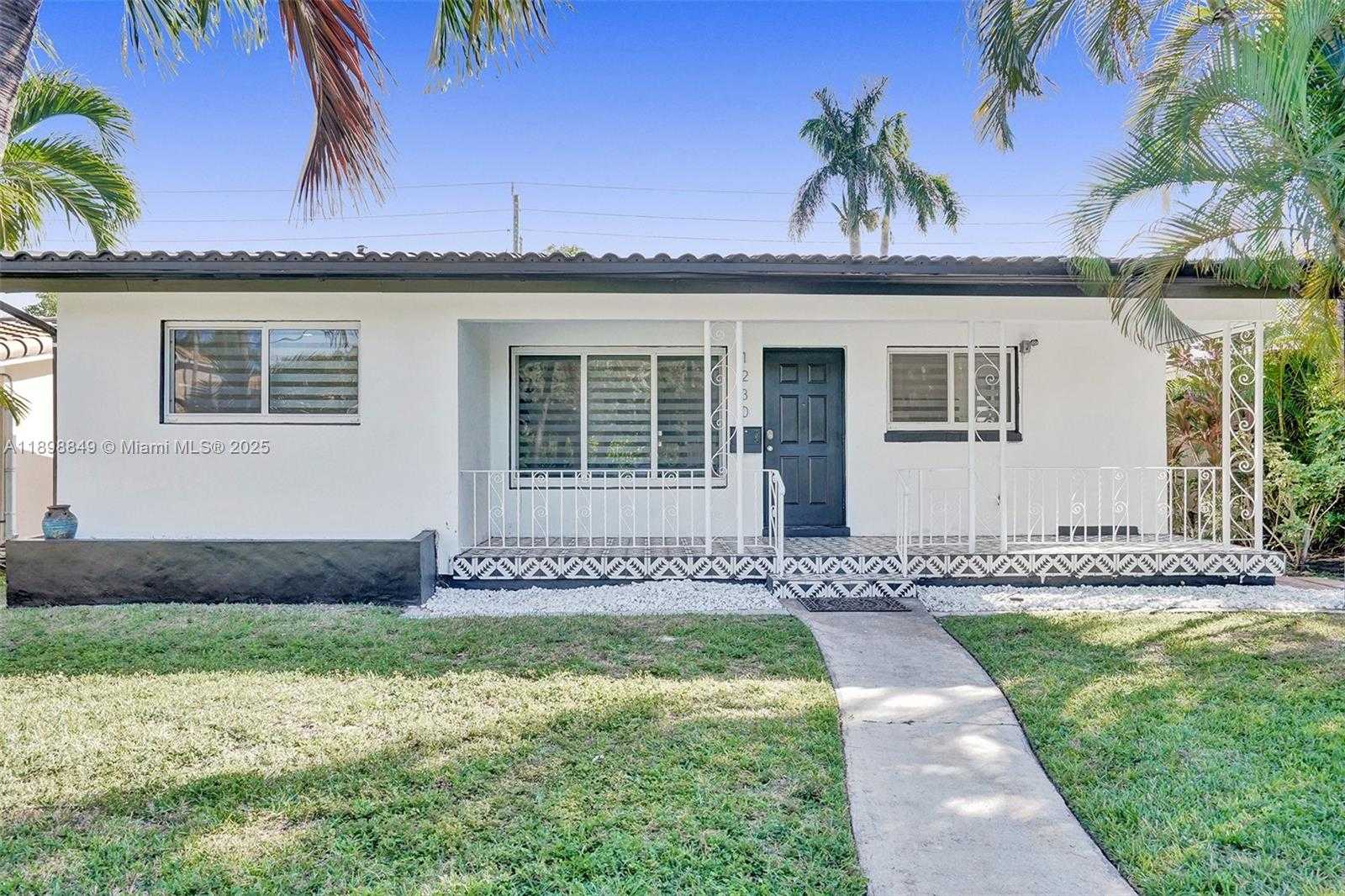 Small Image of 1230 JOHNSON ST, Hollywood Number 37