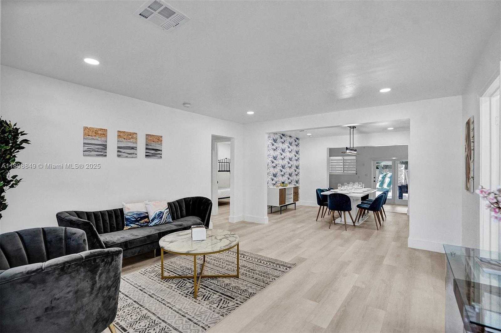 Small Image of 1230 JOHNSON ST, Hollywood Number 52