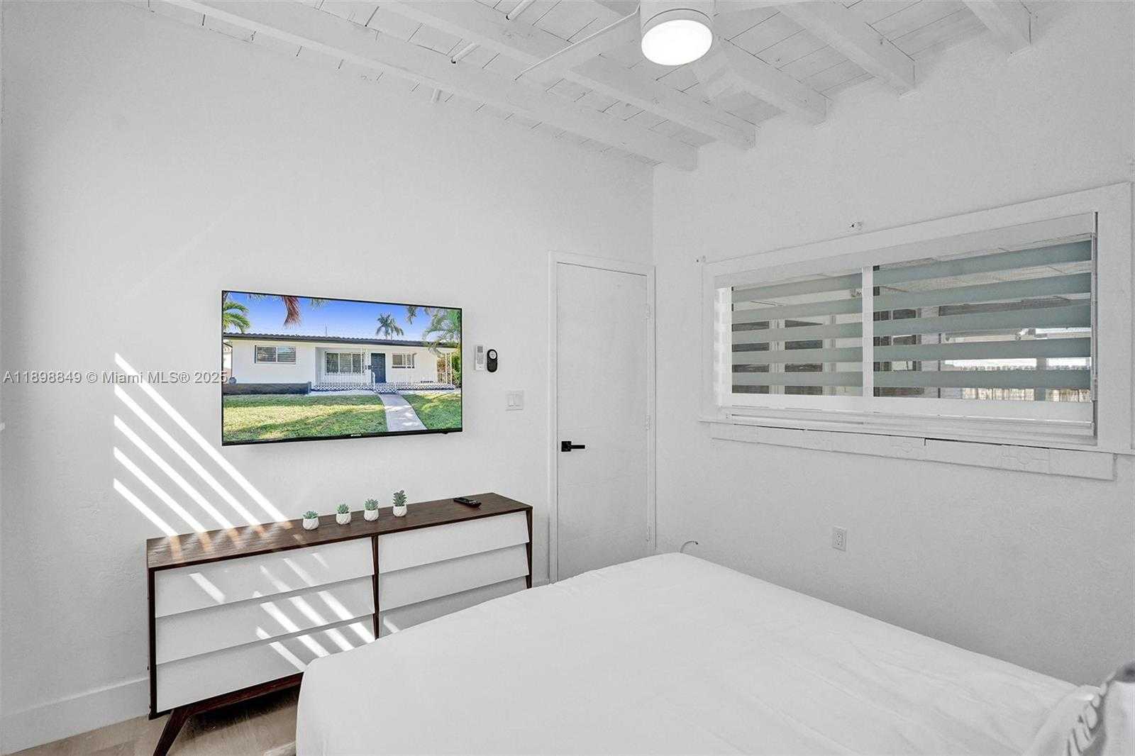 Small Image of 1230 JOHNSON ST, Hollywood Number 55