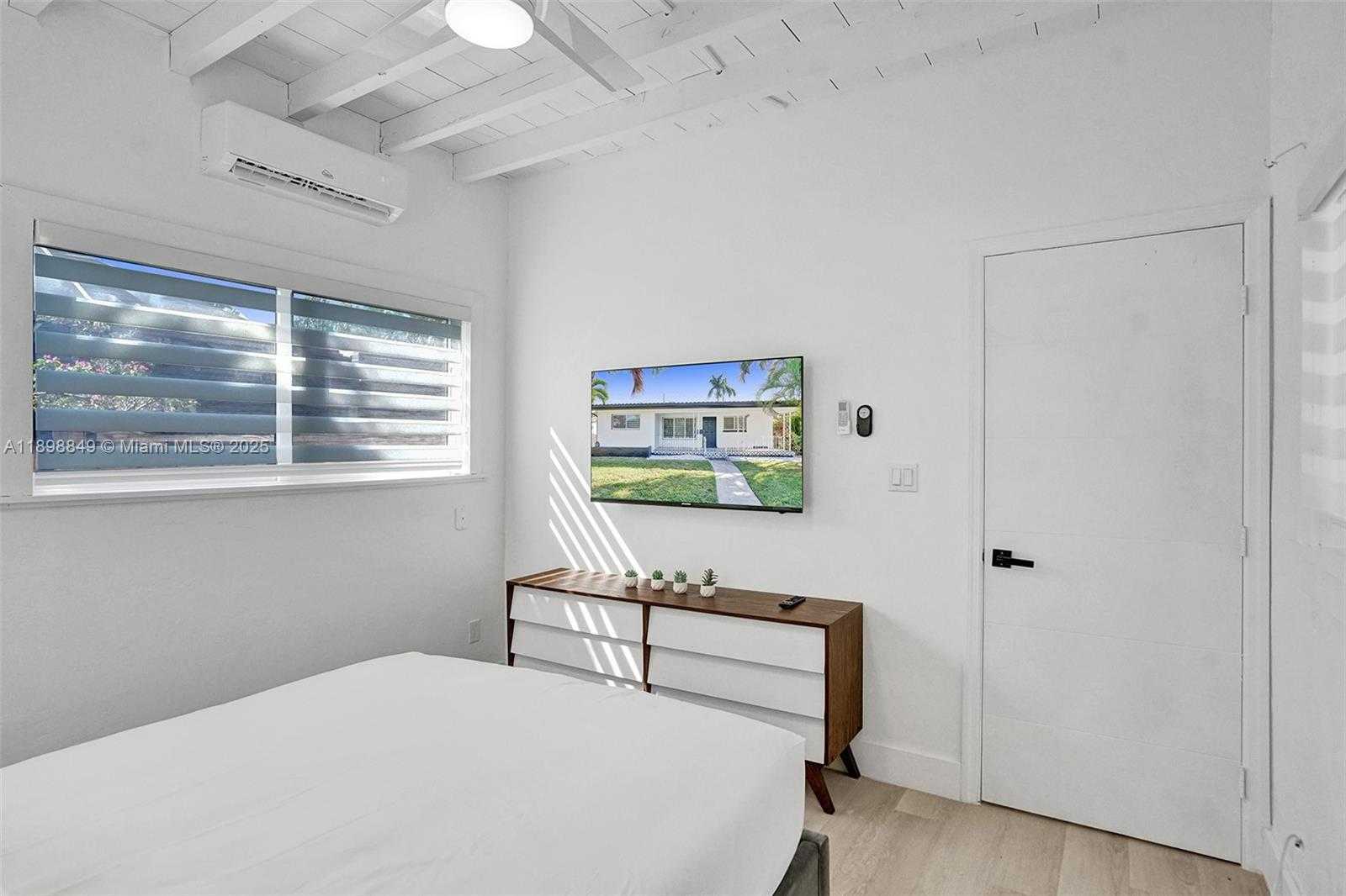 Small Image of 1230 JOHNSON ST, Hollywood Number 56