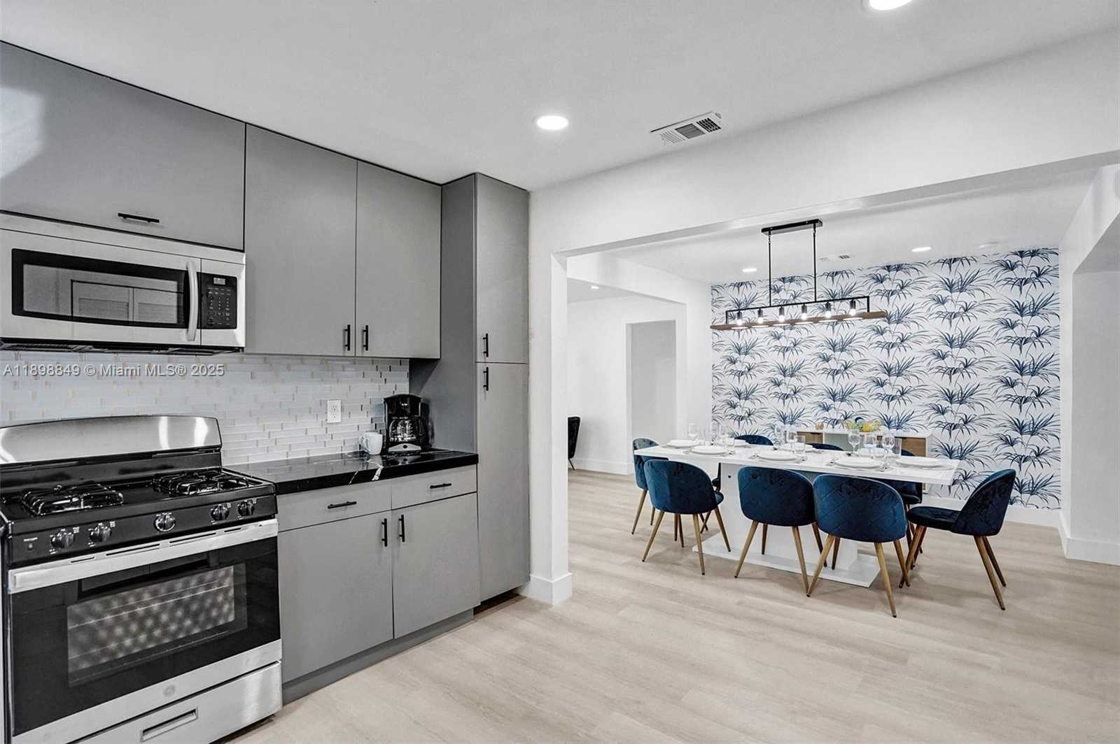 Small Image of 1230 JOHNSON ST, Hollywood Number 58