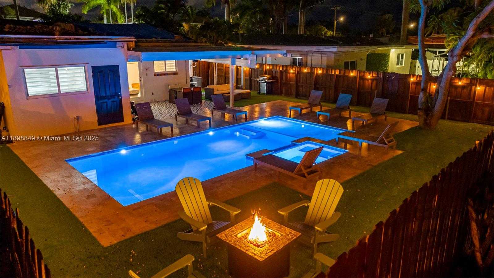 Small Image of 1230 JOHNSON ST, Hollywood Number 6