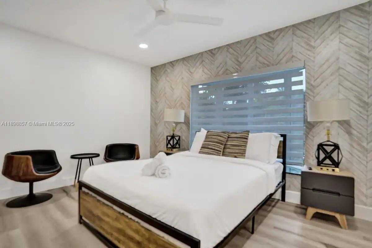 Small Image of 2100 SOUTH WEST 28TH WAY, Fort Lauderdale Number 19