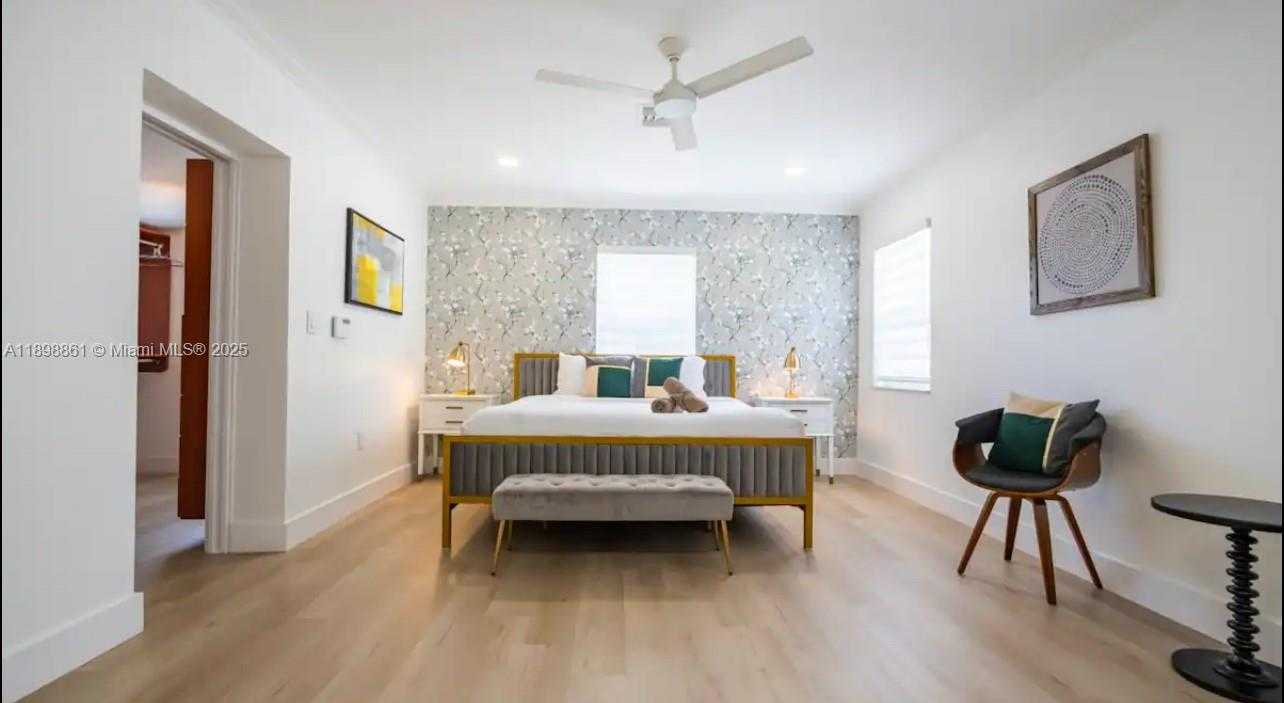 Small Image of 725 HARRISON ST, Hollywood Number 18