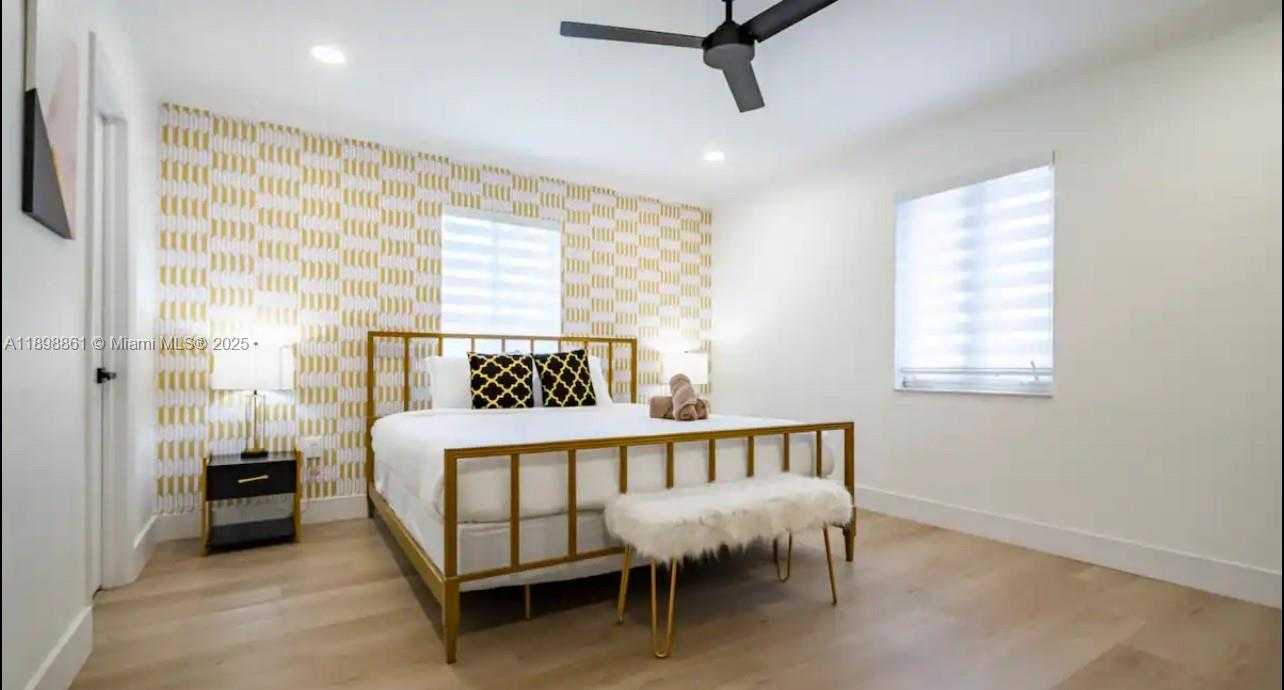 Small Image of 725 HARRISON ST, Hollywood Number 23