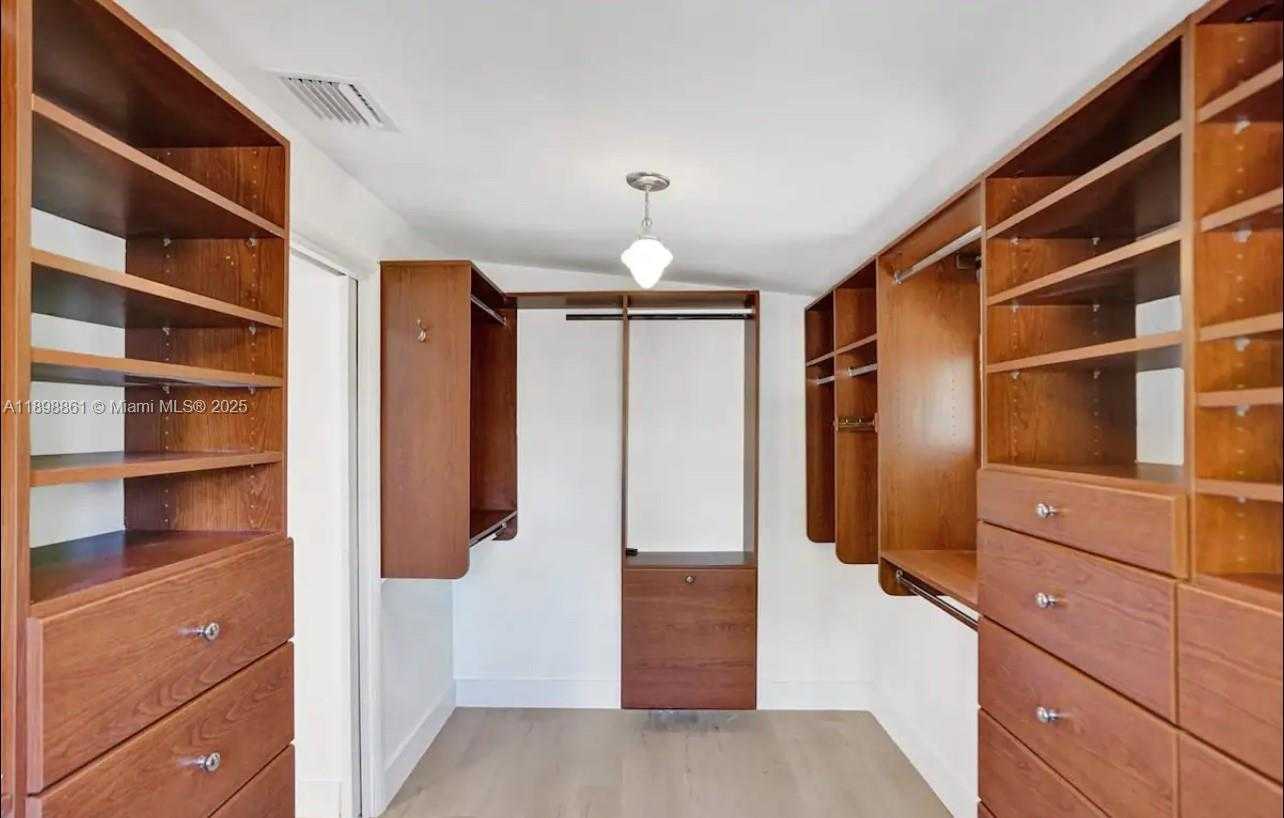 Small Image of 725 HARRISON ST, Hollywood Number 27