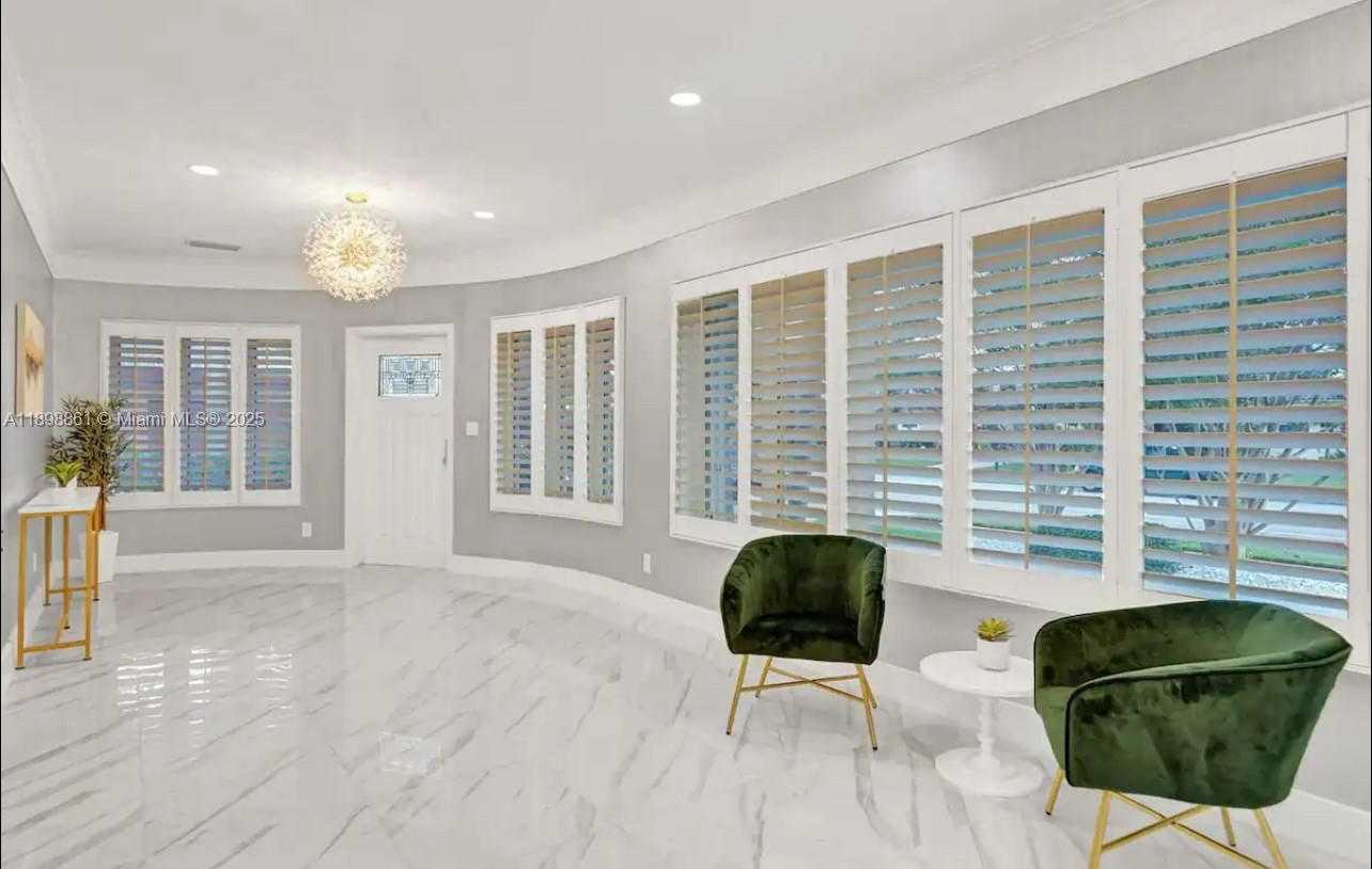 Small Image of 725 HARRISON ST, Hollywood Number 28