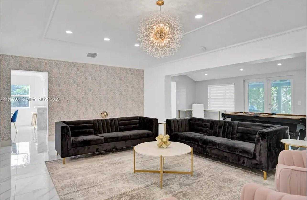 Small Image of 725 HARRISON ST, Hollywood Number 29