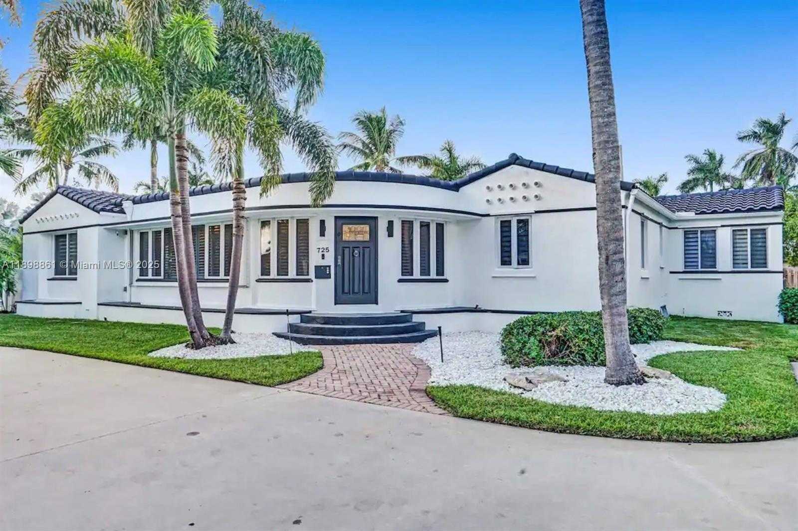 Small Image of 725 HARRISON ST, Hollywood Number 3