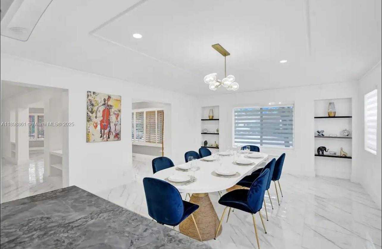 Small Image of 725 HARRISON ST, Hollywood Number 6