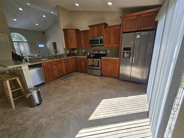 Small Image of 8660 SOUTH WEST 14TH ST, Pembroke Pines Number 15