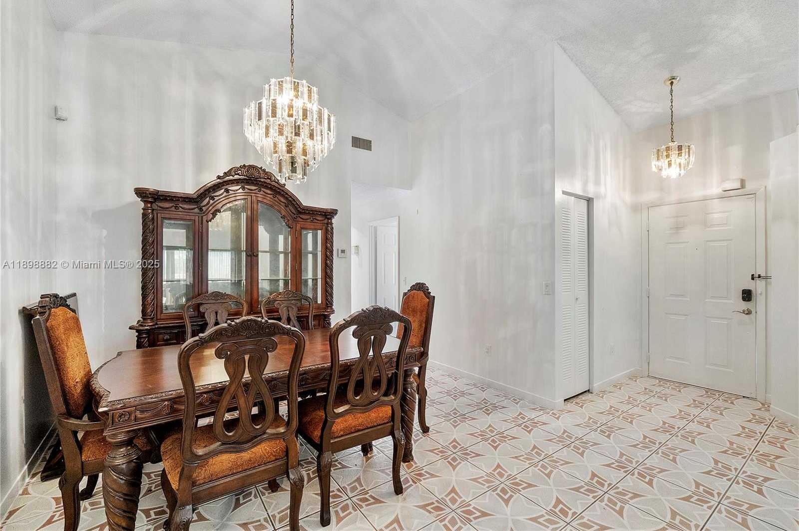 Small Image of 823 EAST PALM RUN DR, North Lauderdale Number 9