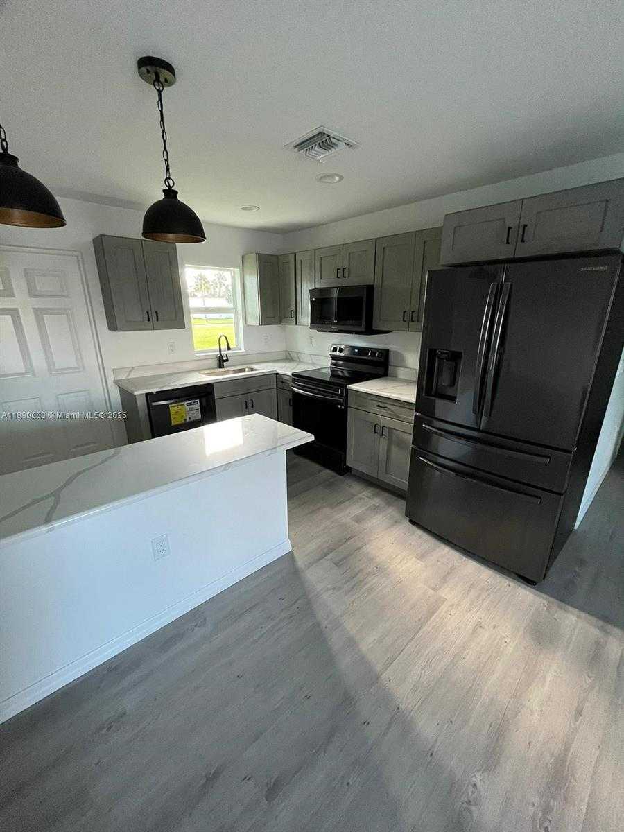 Small Image of 5218 SE 43 ST, Okeechobee Number 8