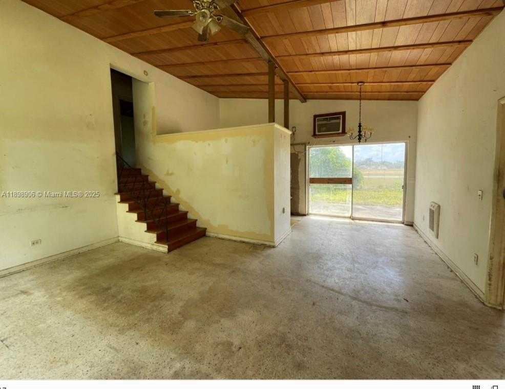 Small Image of 705 EAST RIVER DR, Margate Number 11