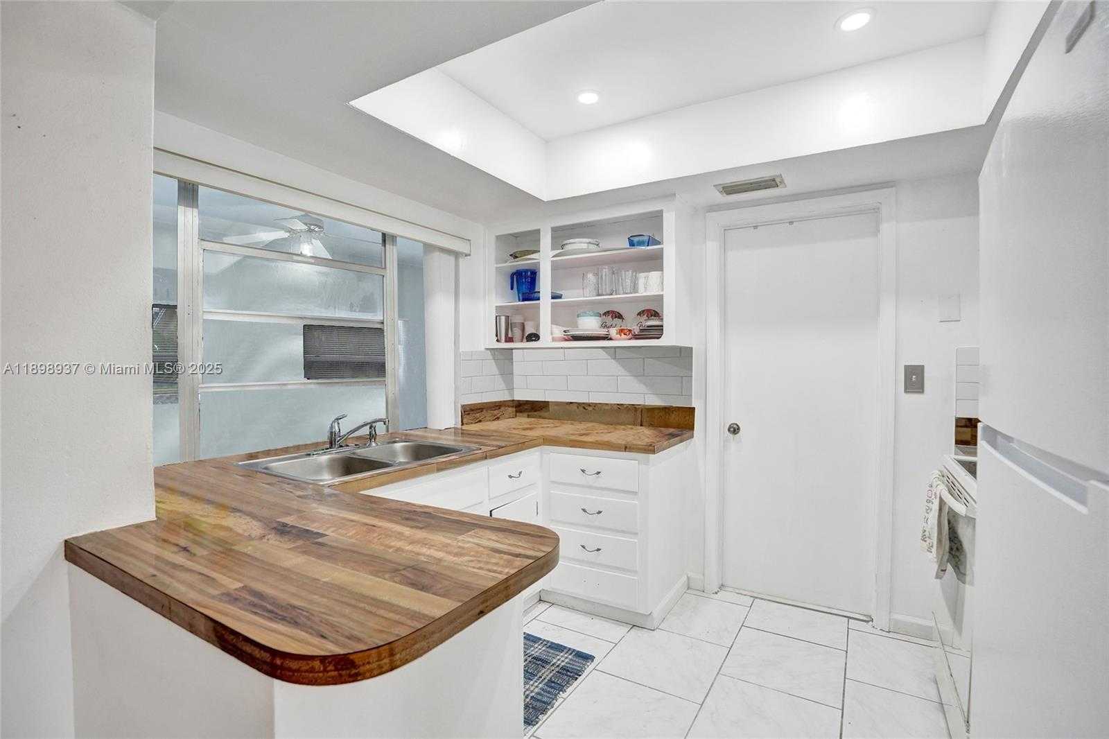 Imagen de Pequeño Objeto