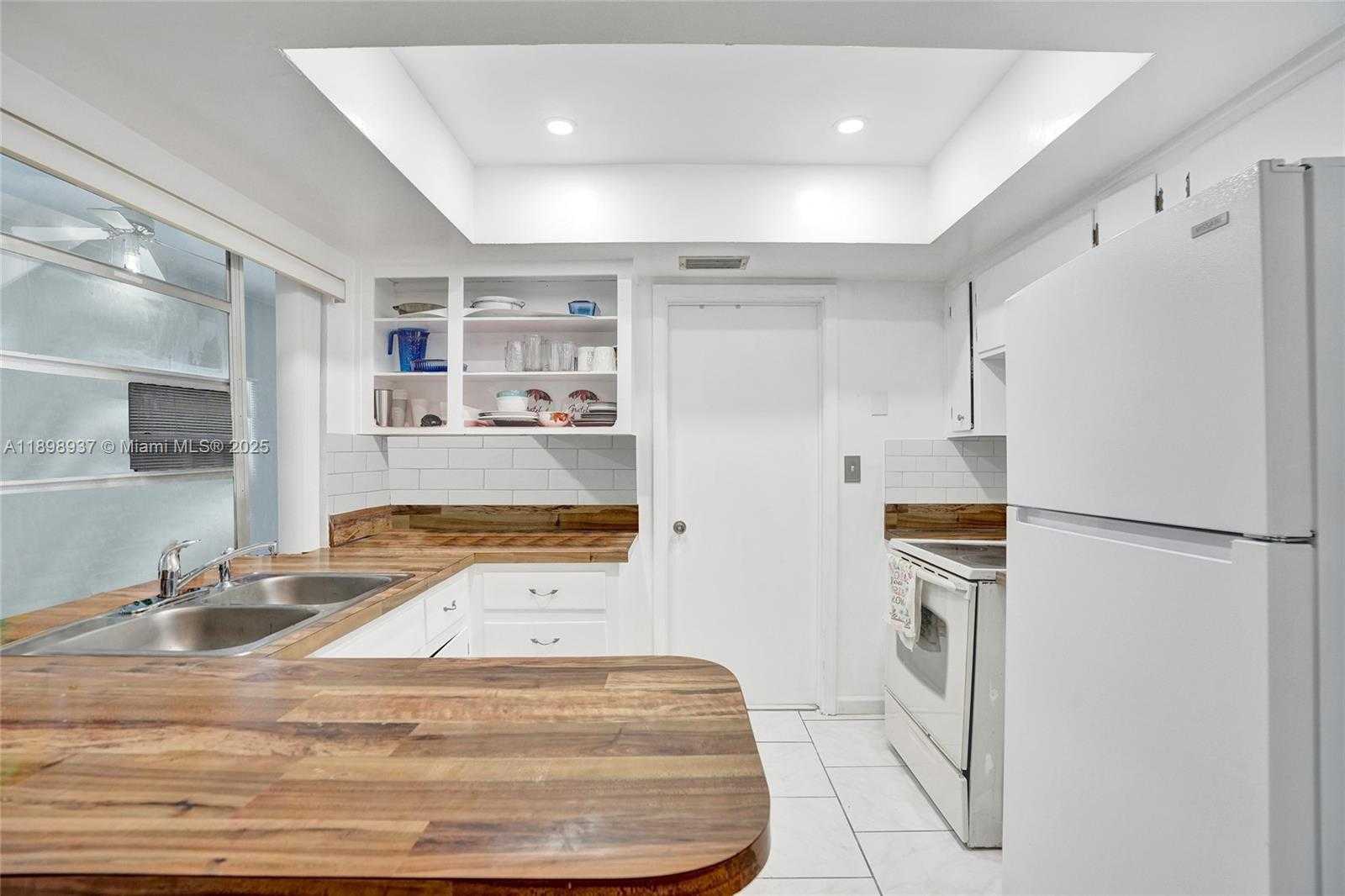 Imagen de Pequeño Objeto