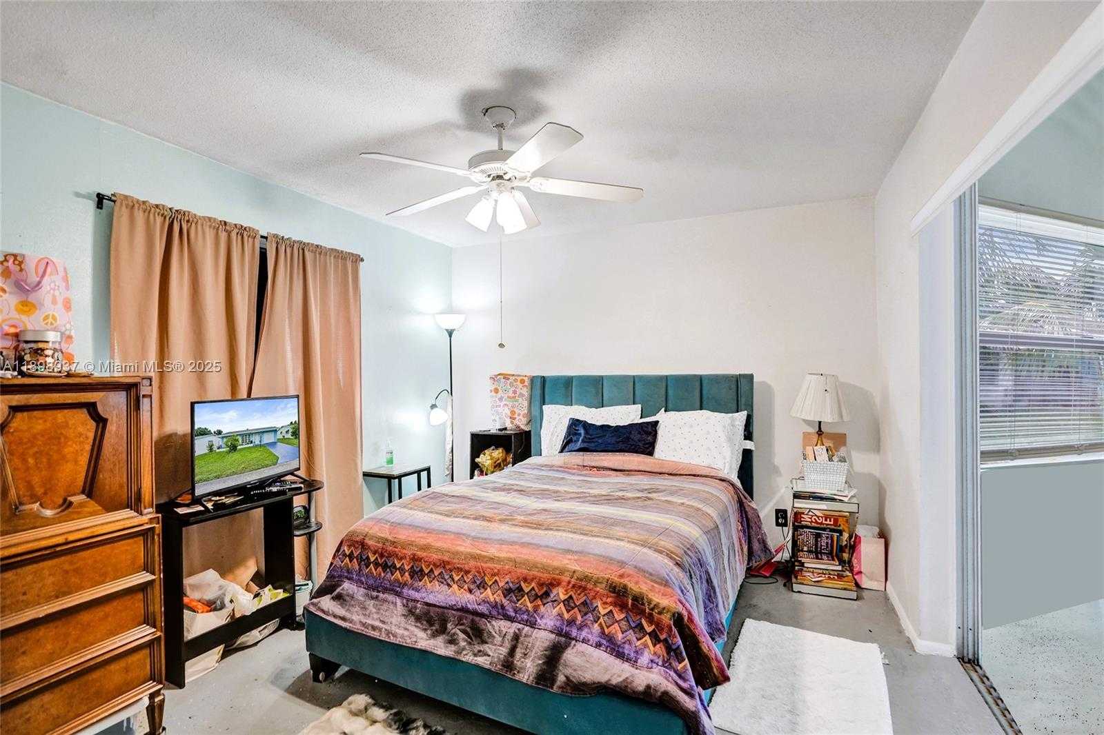 Imagen de Pequeño Objeto