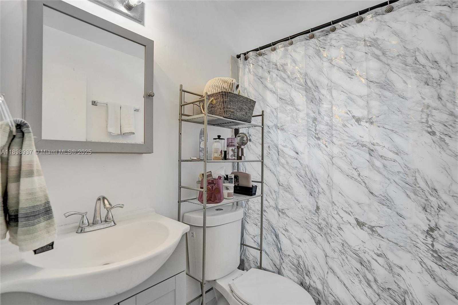 Imagen de Pequeño Objeto