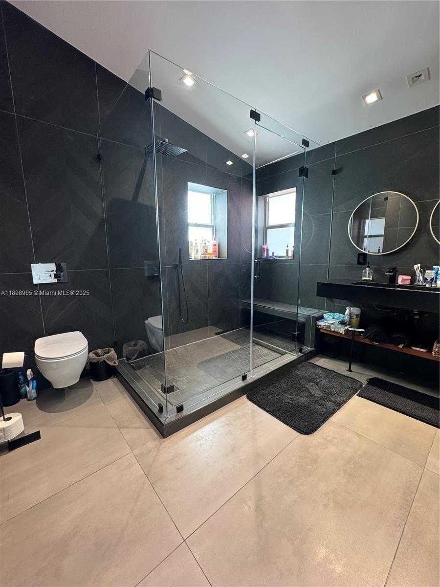 Small Image of 4943 SOUTH WEST 33RD WAY, Hollywood Number 12