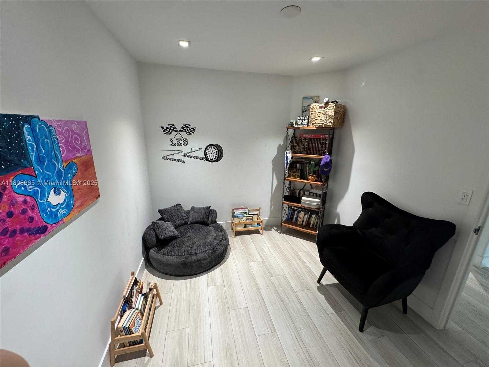 Small Image of 4943 SOUTH WEST 33RD WAY, Hollywood Number 20