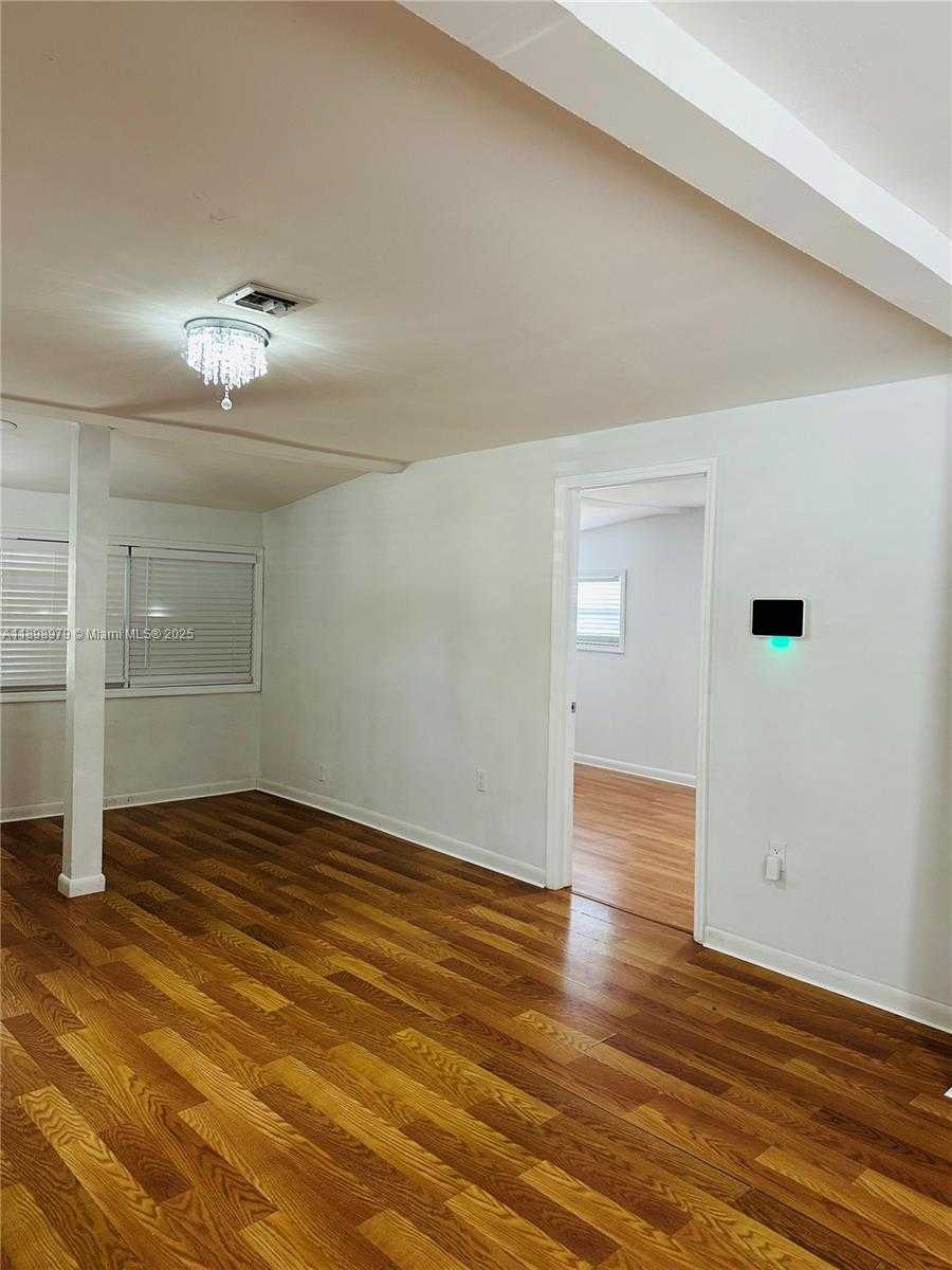 Small Image of 17926 SOUTH WEST 104TH AVE, Miami Number 14