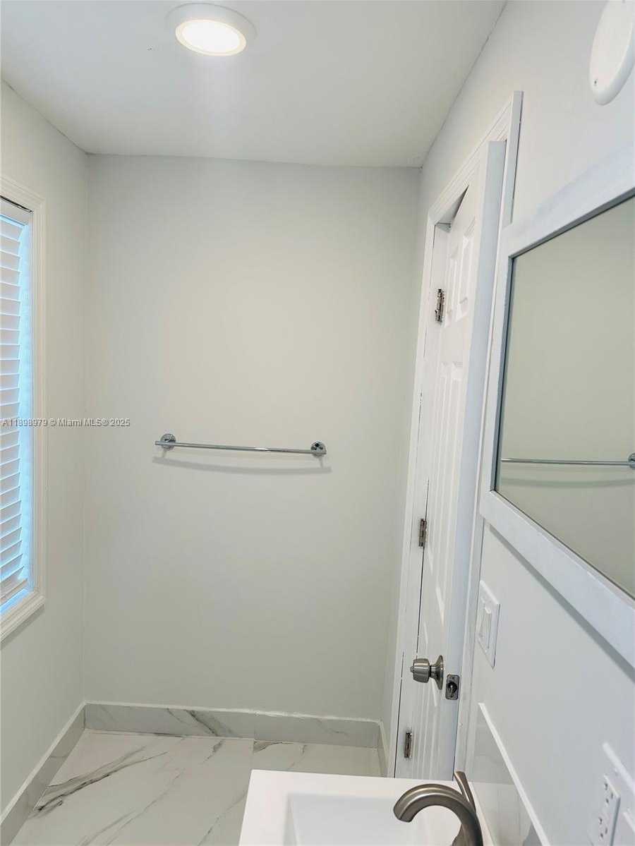 Small Image of 17926 SOUTH WEST 104TH AVE, Miami Number 18