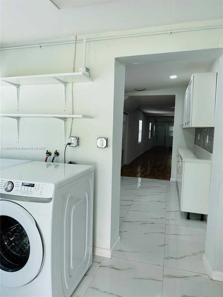 Small Image of 17926 SOUTH WEST 104TH AVE, Miami Number 32