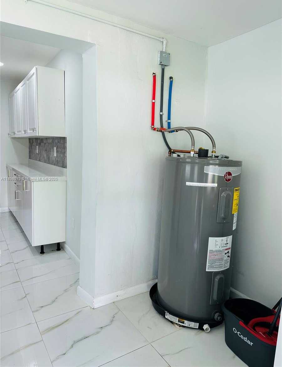 Small Image of 17926 SOUTH WEST 104TH AVE, Miami Number 33