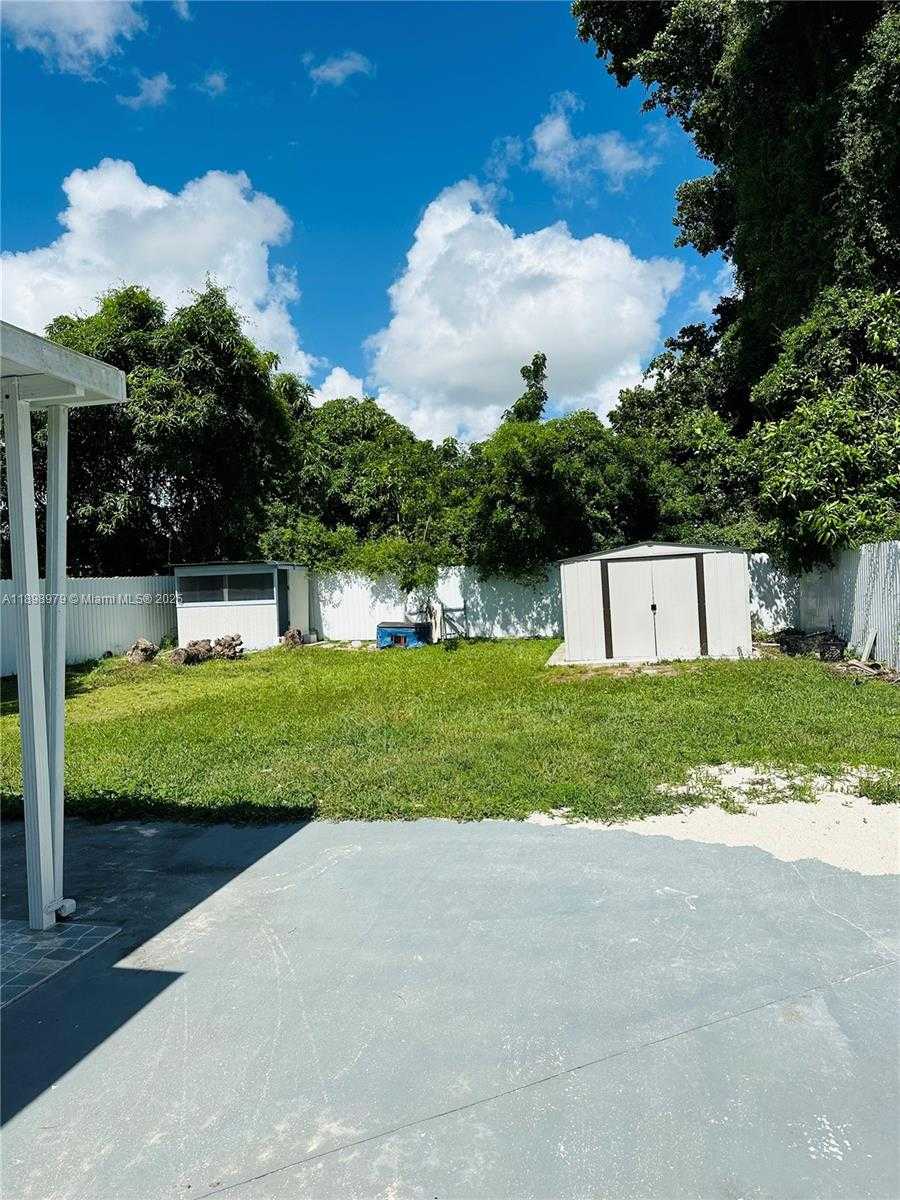 Small Image of 17926 SOUTH WEST 104TH AVE, Miami Number 35