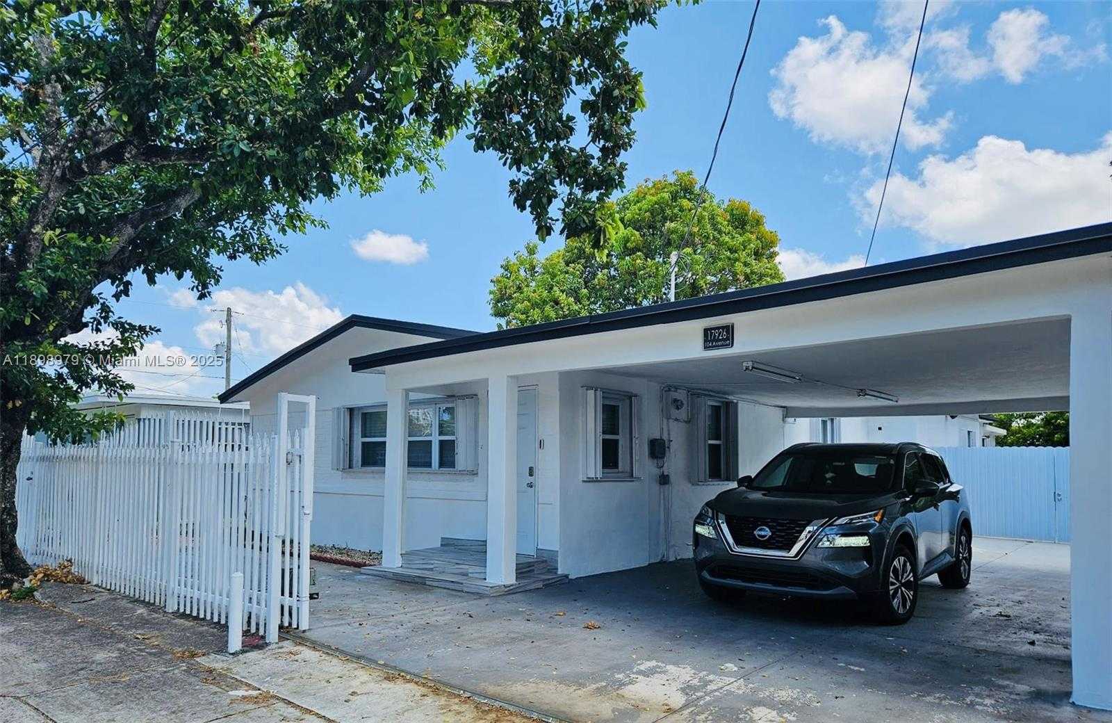 Small Image of 17926 SOUTH WEST 104TH AVE, Miami Number 4