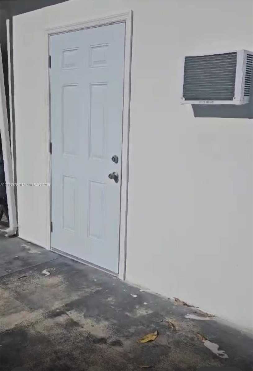 Small Image of 17926 SOUTH WEST 104TH AVE, Miami Number 40