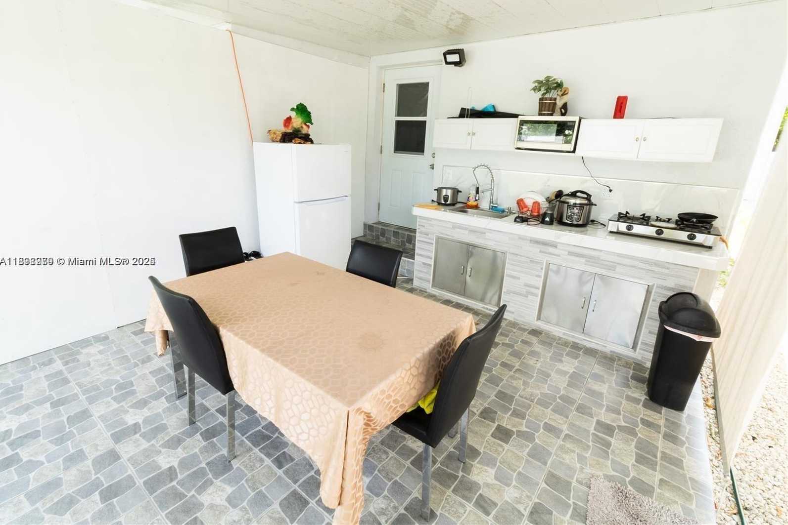 Small Image of 17926 SOUTH WEST 104TH AVE, Miami Number 41