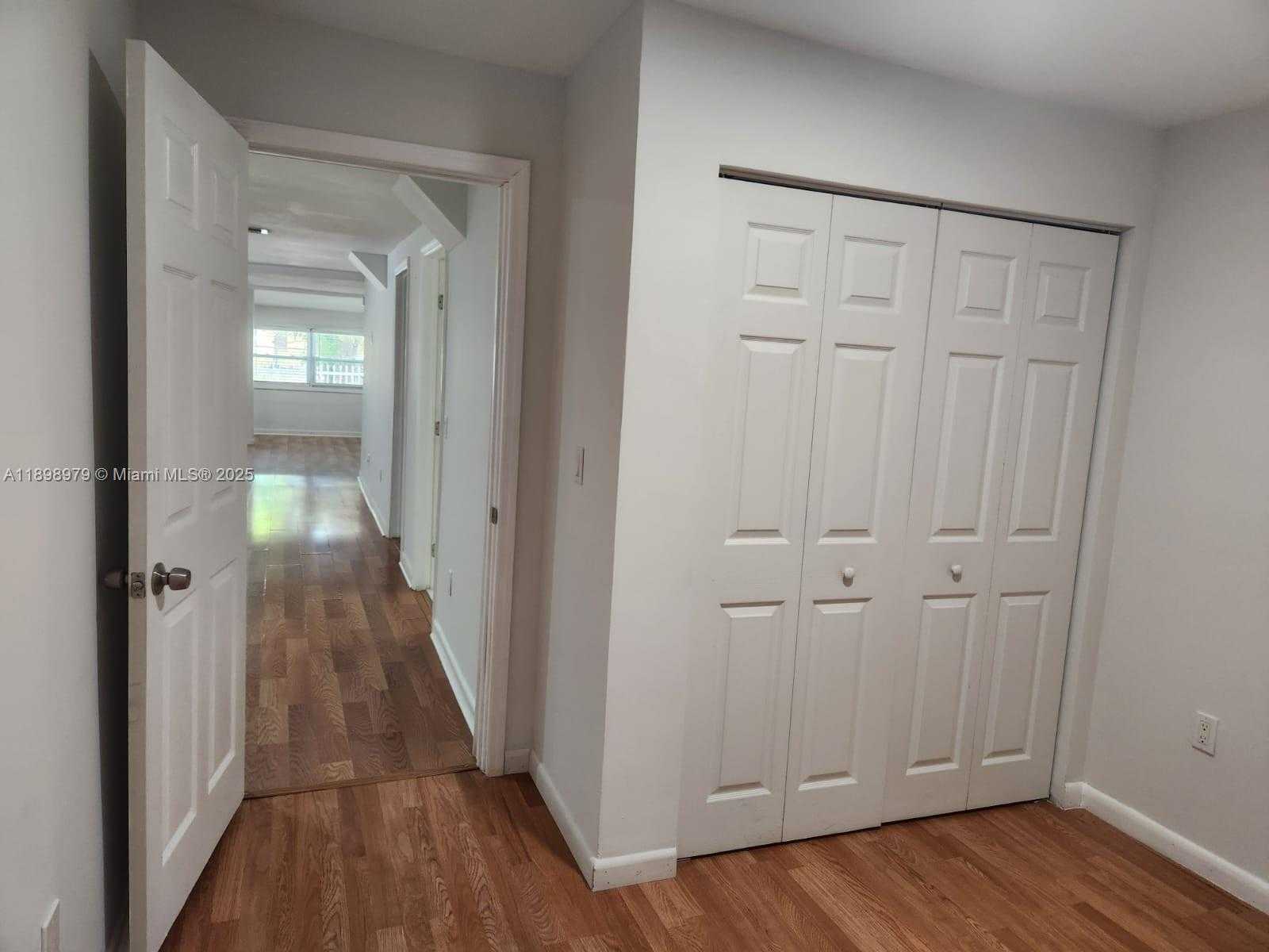 Small Image of 17926 SOUTH WEST 104TH AVE, Miami Number 43