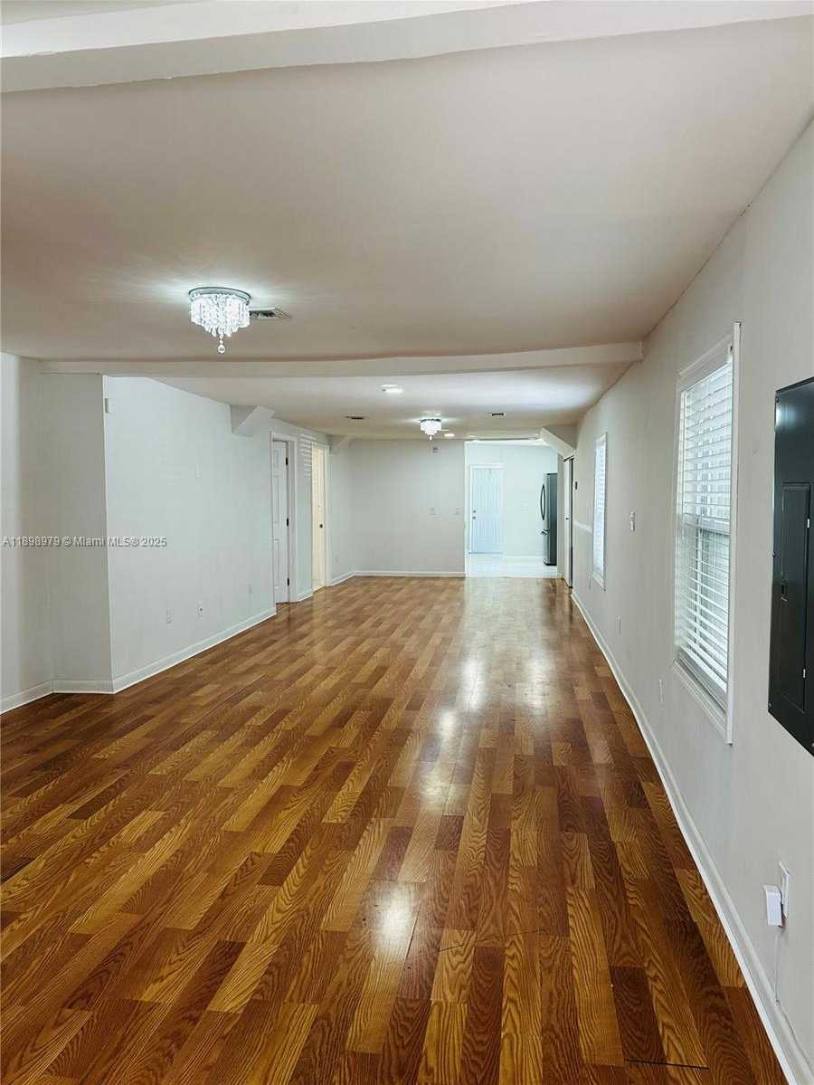 Small Image of 17926 SOUTH WEST 104TH AVE, Miami Number 9