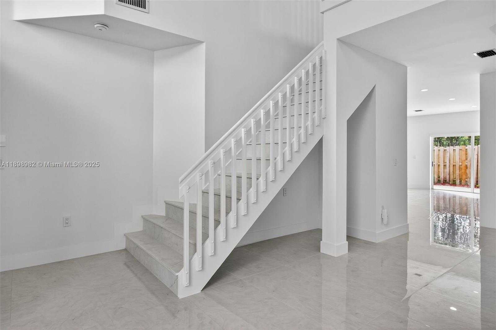 Small Image of 11244 NORTH WEST 58TH TER, Doral Number 19