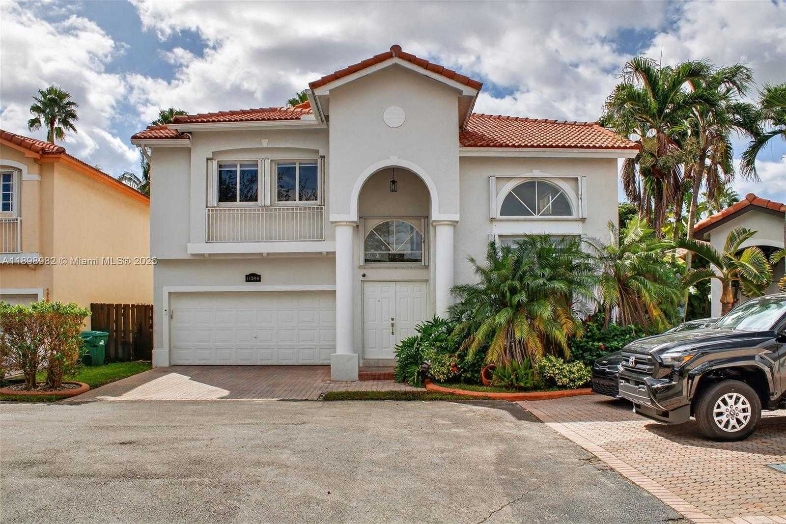 Small Image of 11244 NORTH WEST 58TH TER, Doral Number 2
