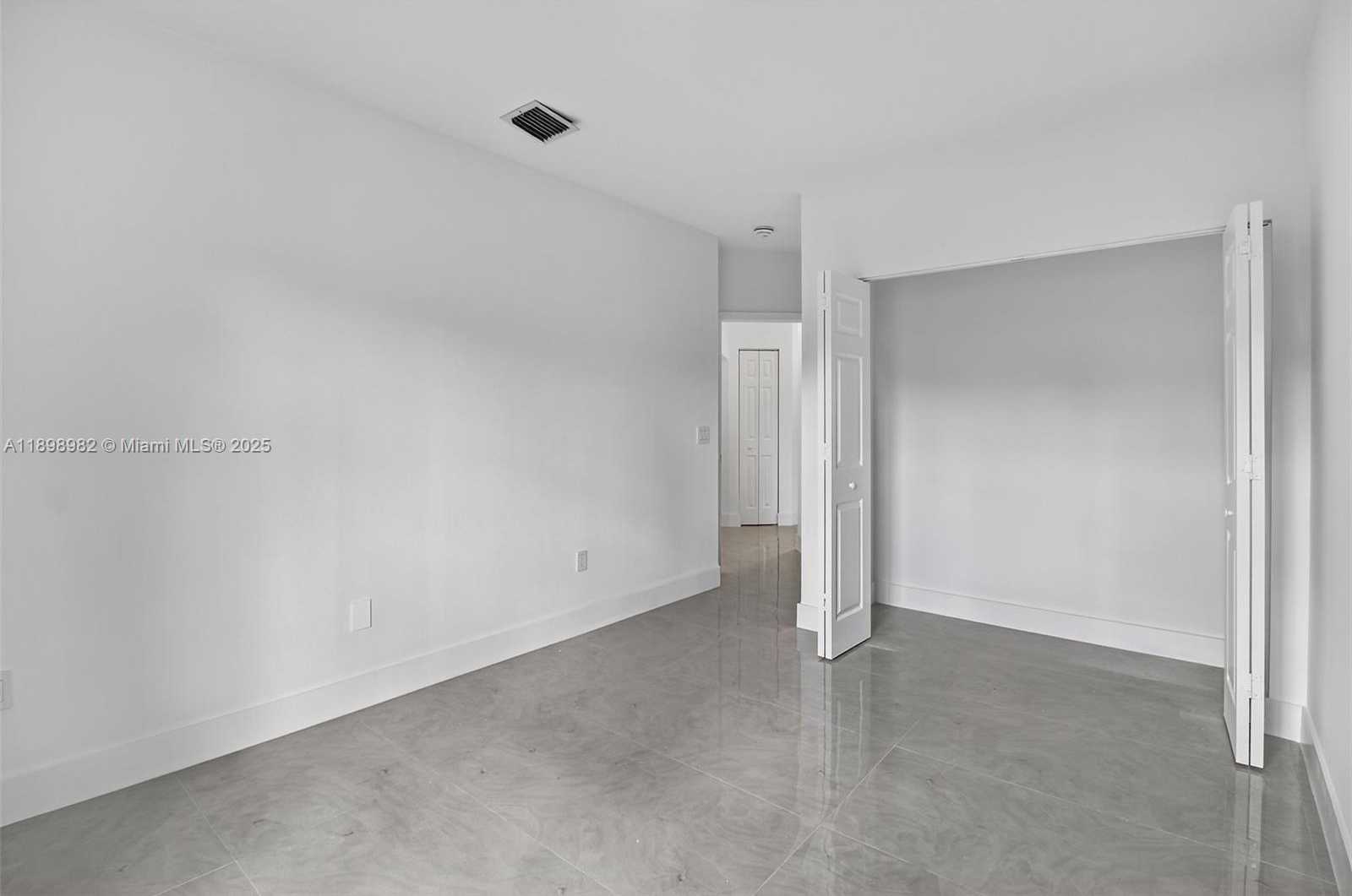 Small Image of 11244 NORTH WEST 58TH TER, Doral Number 21