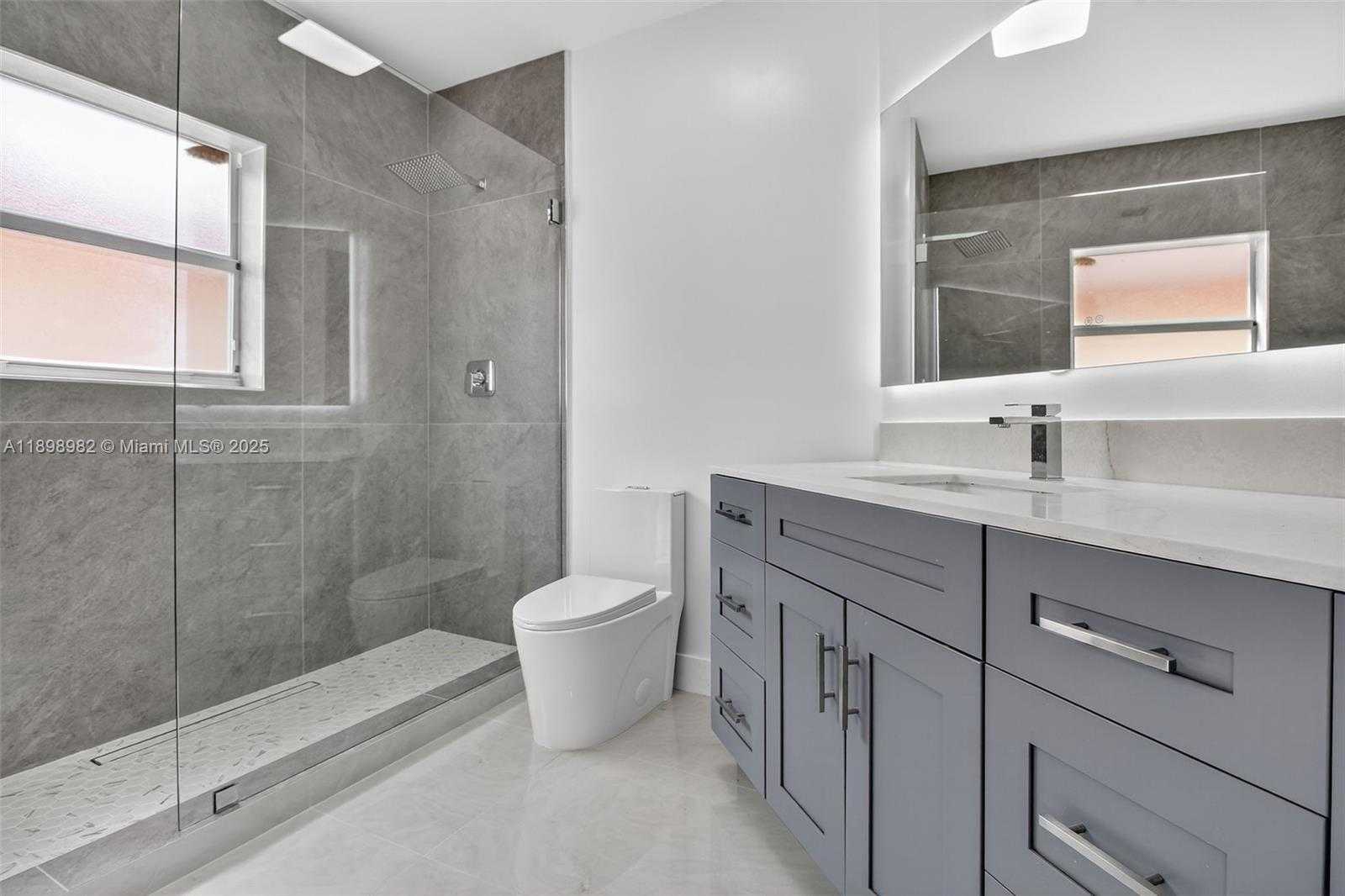 Small Image of 11244 NORTH WEST 58TH TER, Doral Number 22