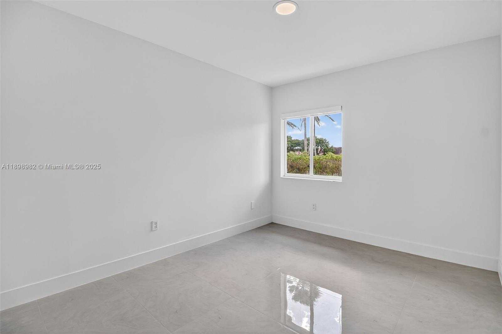 Small Image of 11244 NORTH WEST 58TH TER, Doral Number 24