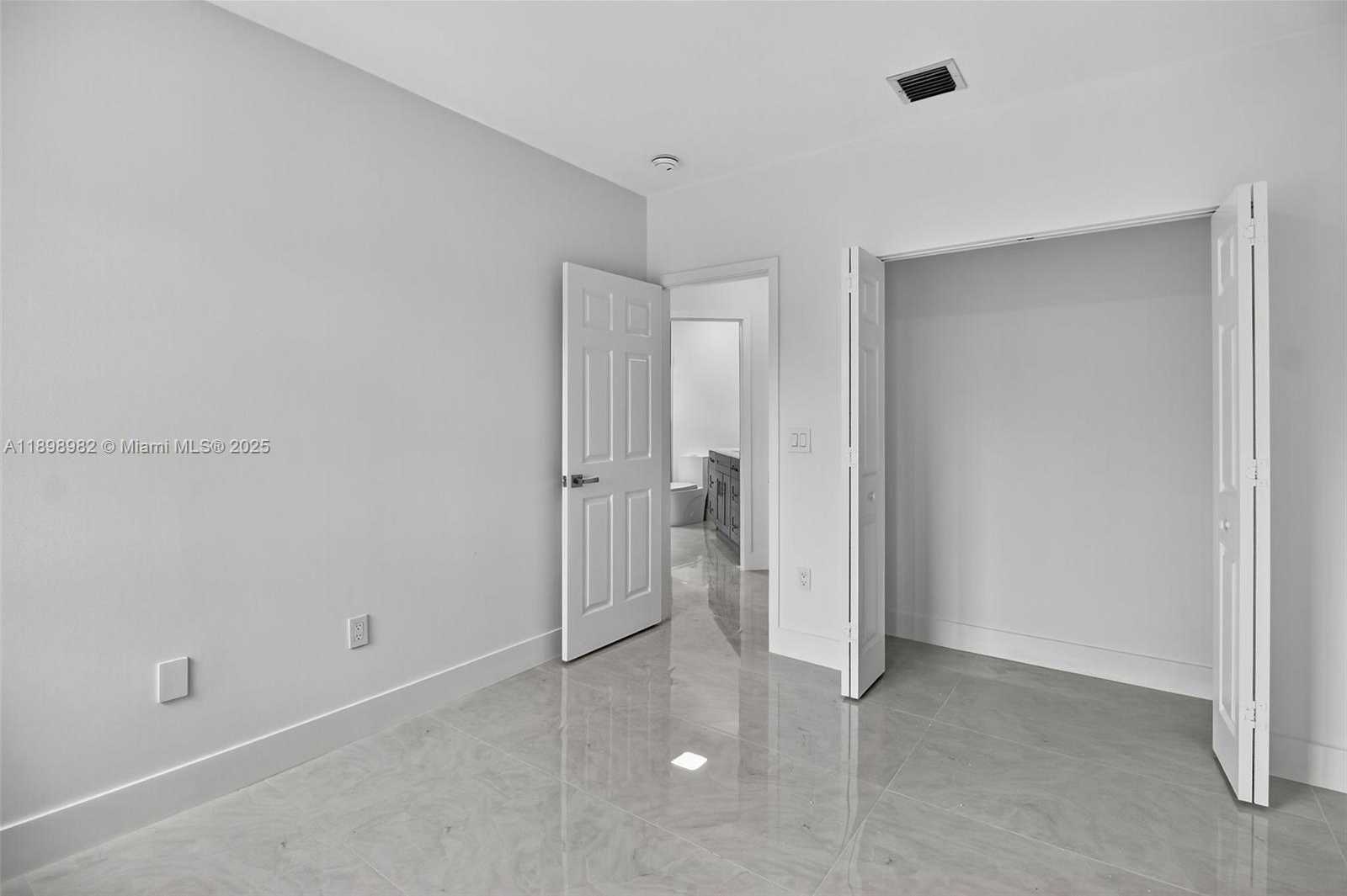 Small Image of 11244 NORTH WEST 58TH TER, Doral Number 26