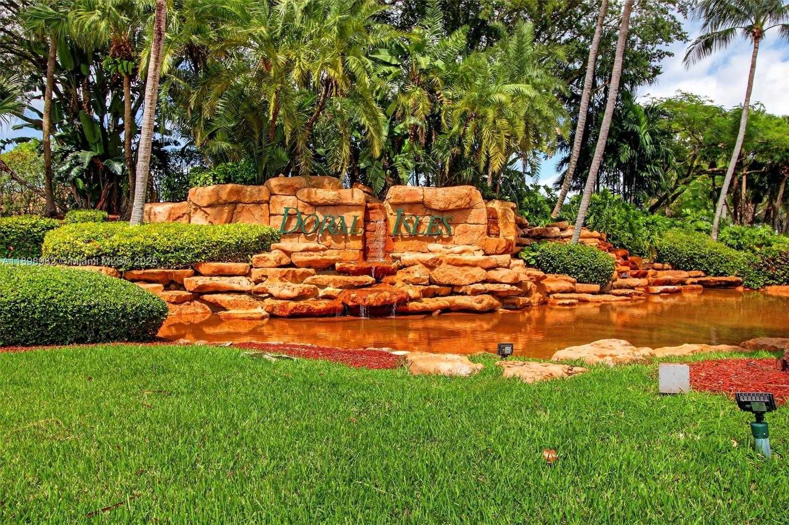 Small Image of 11244 NORTH WEST 58TH TER, Doral Number 3