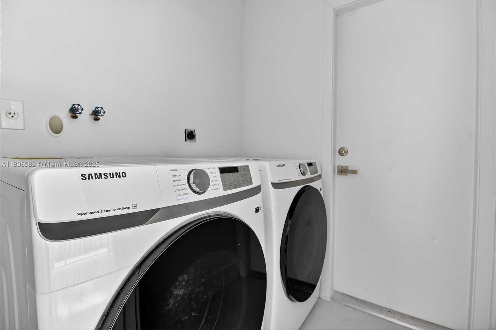 Small Image of 11244 NORTH WEST 58TH TER, Doral Number 54
