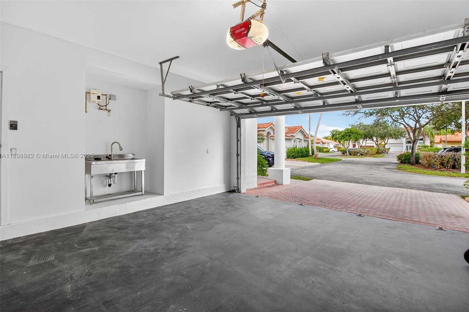 Small Image of 11244 NORTH WEST 58TH TER, Doral Number 56