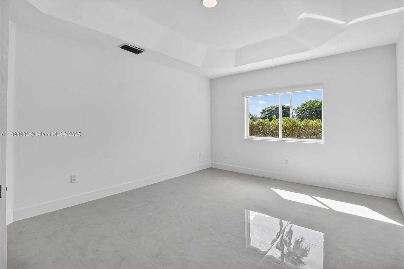Small Image of 11244 NORTH WEST 58TH TER, Doral Number 59