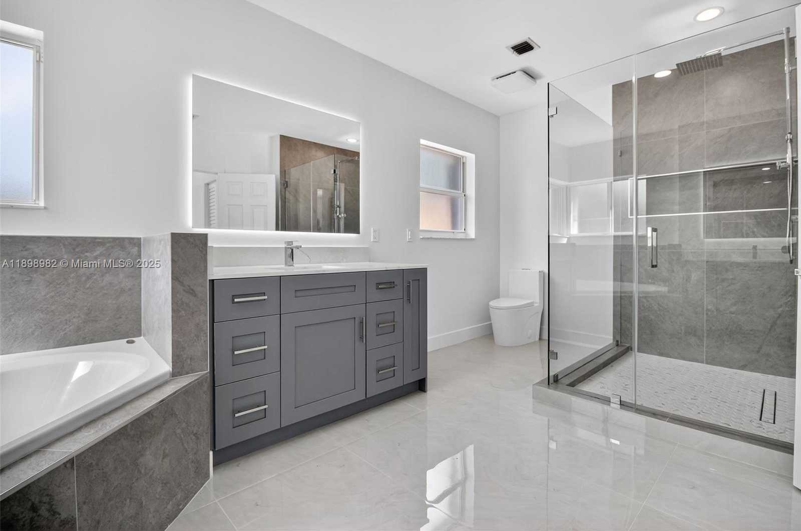Small Image of 11244 NORTH WEST 58TH TER, Doral Number 61